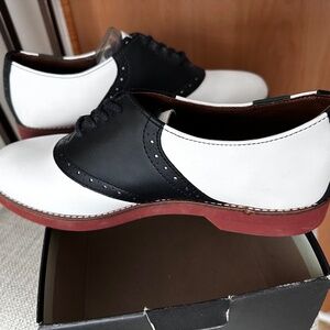 Uniform Bass Saddle Shoes  Size 7.5
